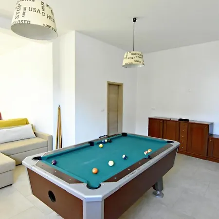 Apartment Noa 2 Tar By Interhome