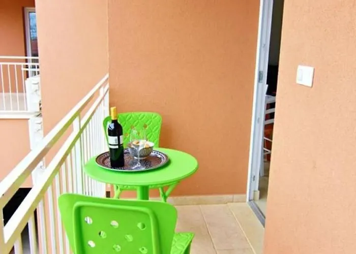 Apartment Noa 2 Tar By Interhome