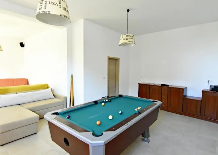 Apartment Noa 2 Tar By Interhome